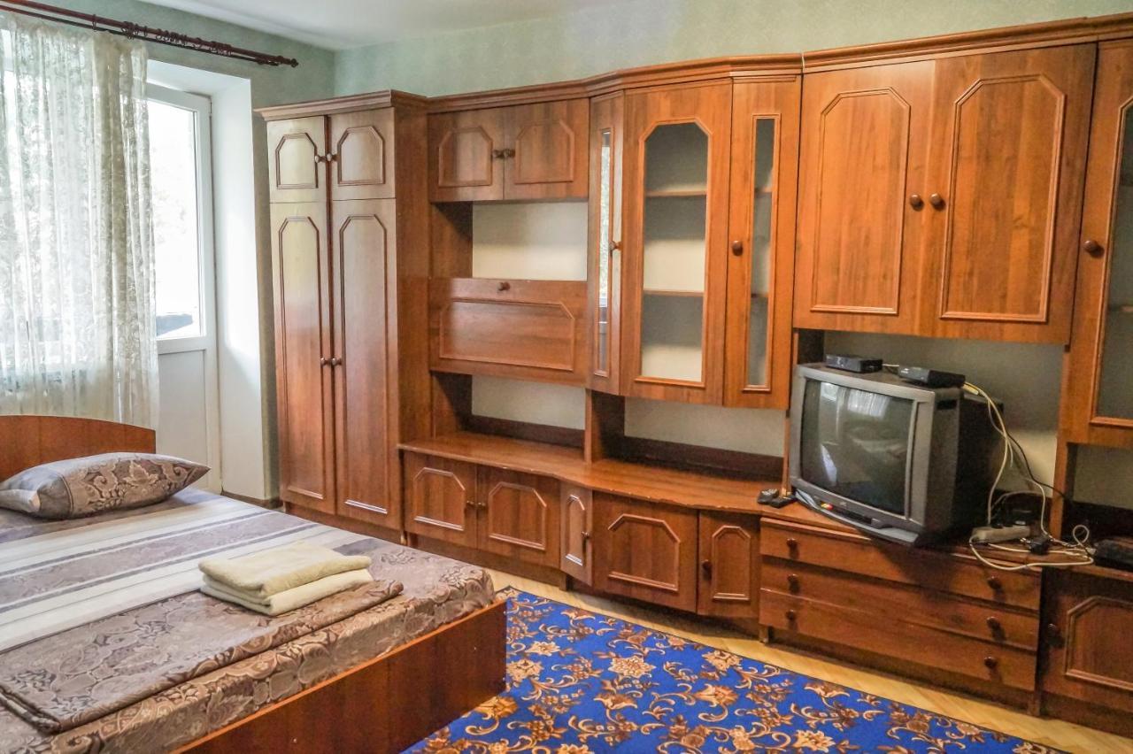 Apartments On Druzhby Narodiv 6 A Київ Екстер'єр фото